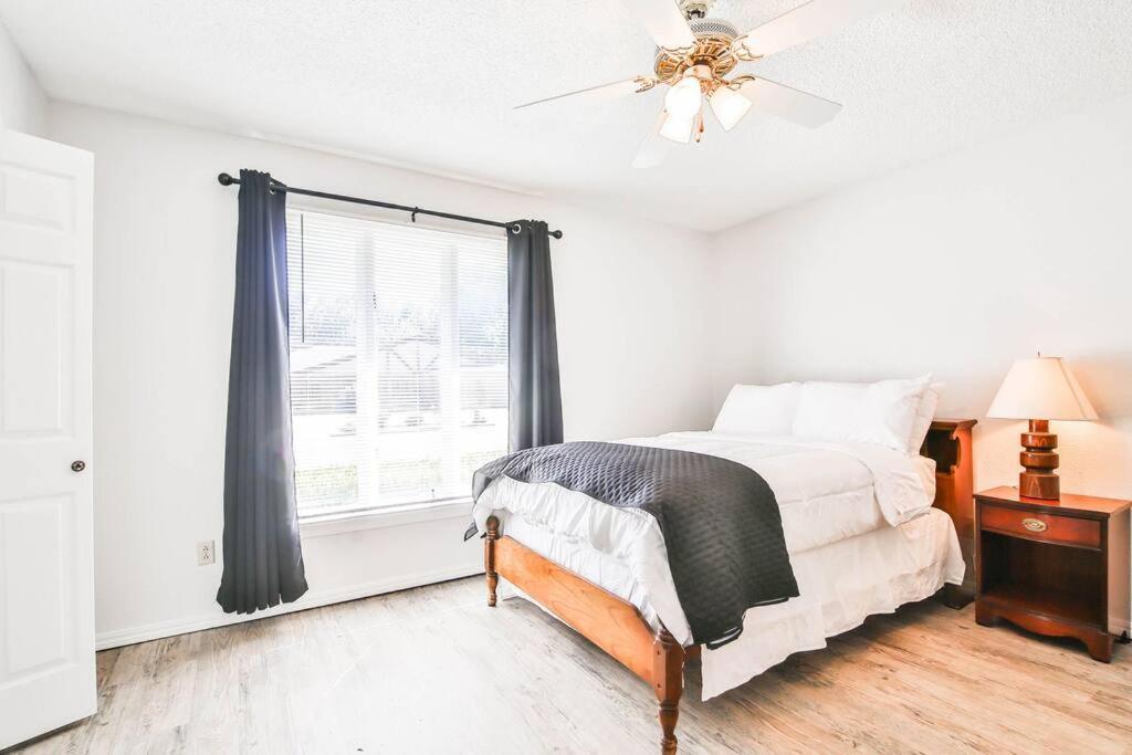 Hot Tub, Privacy, Sleeps 11 & Tons Of Space! Lubbock Esterno foto
